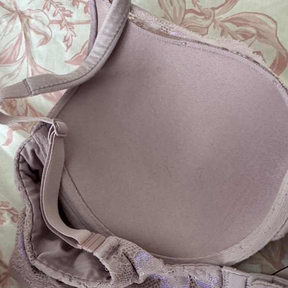 Victoria's Secret Lace Body By Victoria Bra in Lavender - Picture 8 of 9